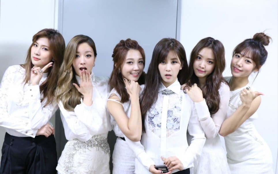 韩国颜值人气女团【apink】 热门单曲《no no no 》舞台现场!