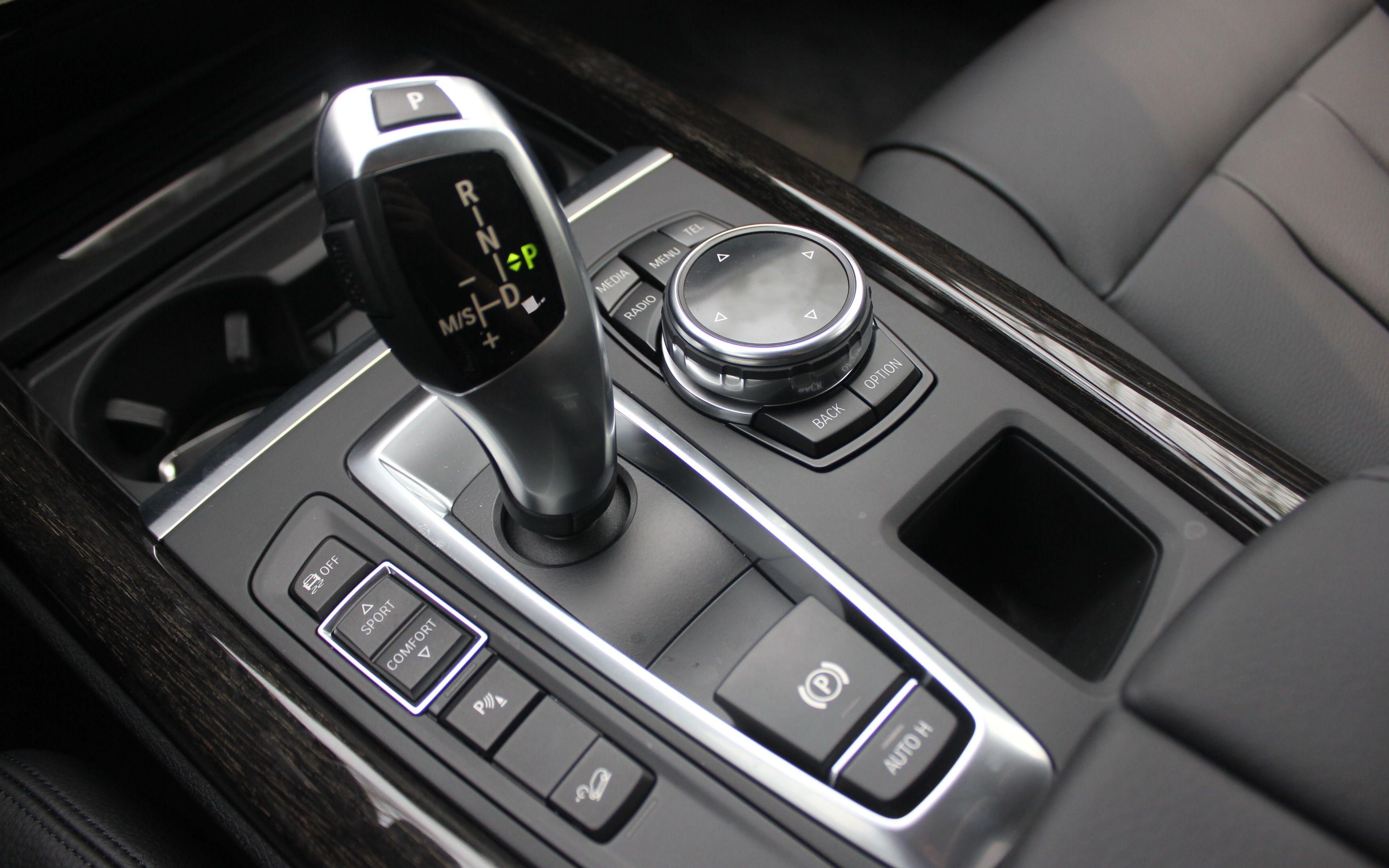 手动挡车挂挡不顺畅,老技工修车40年,这个问题这样解决才靠谱_哔哩