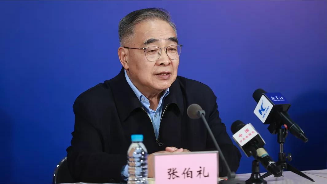 张伯礼给出5个转重症指征,强调无论西药中药不存在新冠特效药