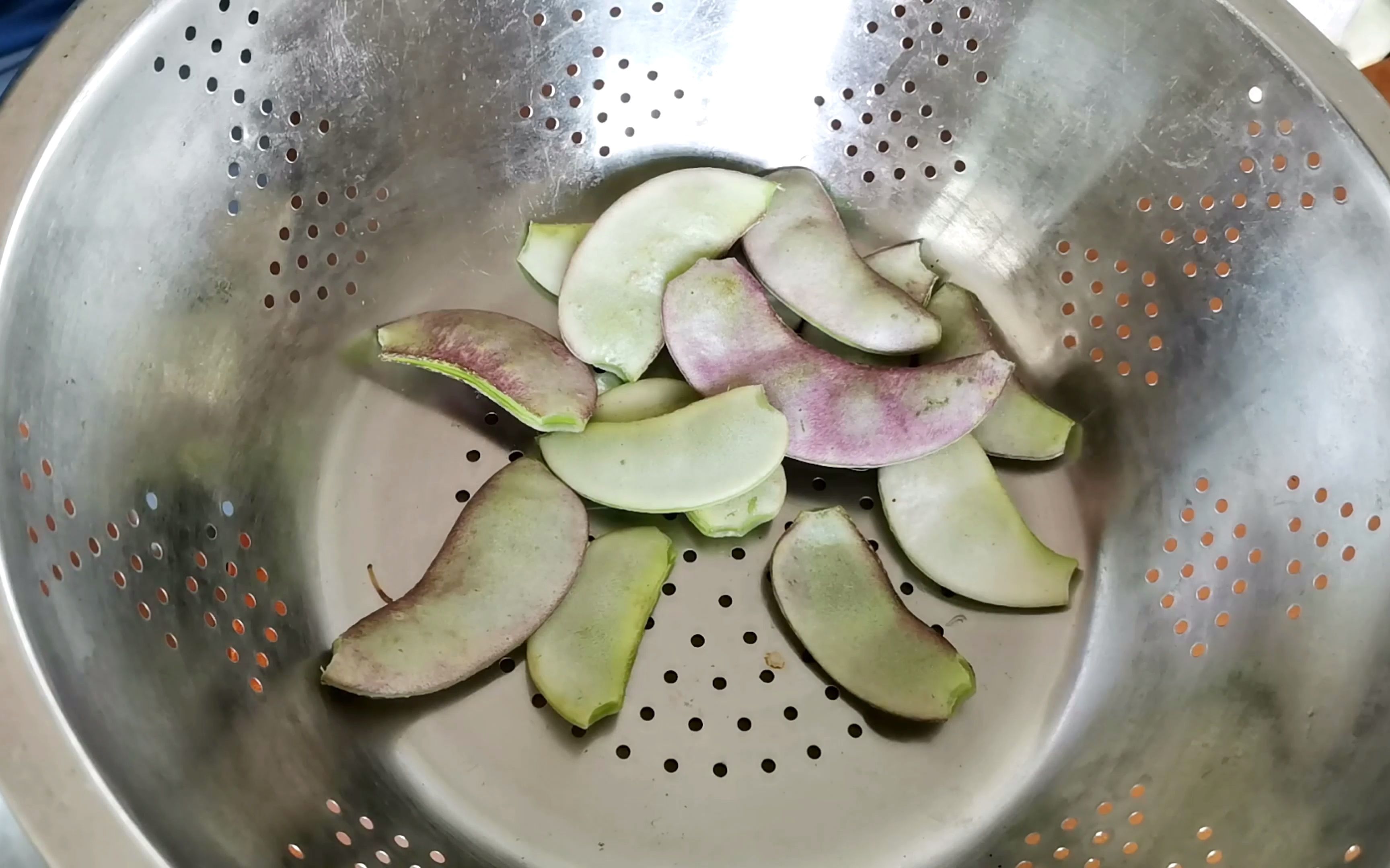 老人说这种豆吃了容易让人迷失,所以叫迷豆,您们哪把它叫什么?