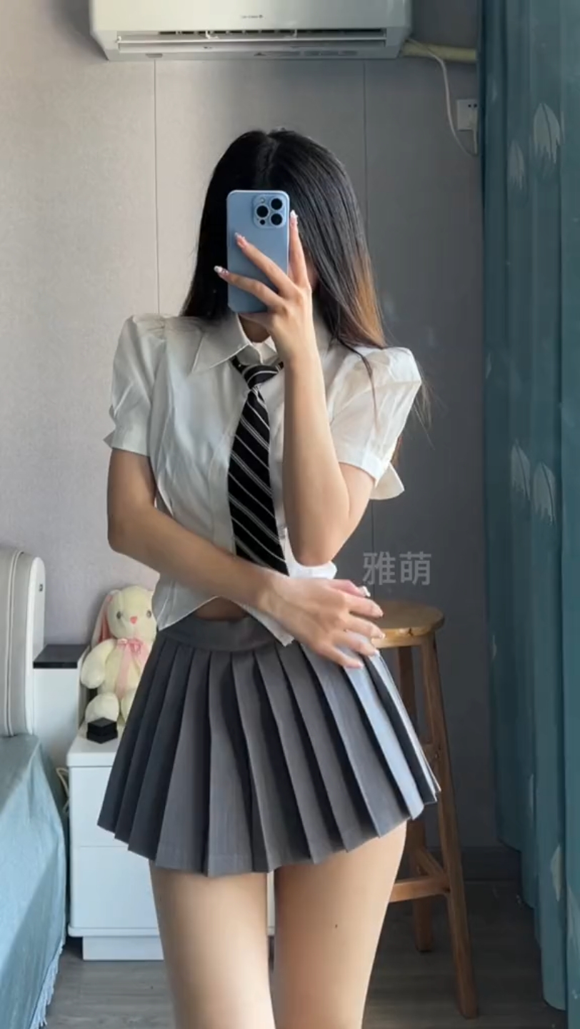 黑丝大长腿辣妹jk慢摇