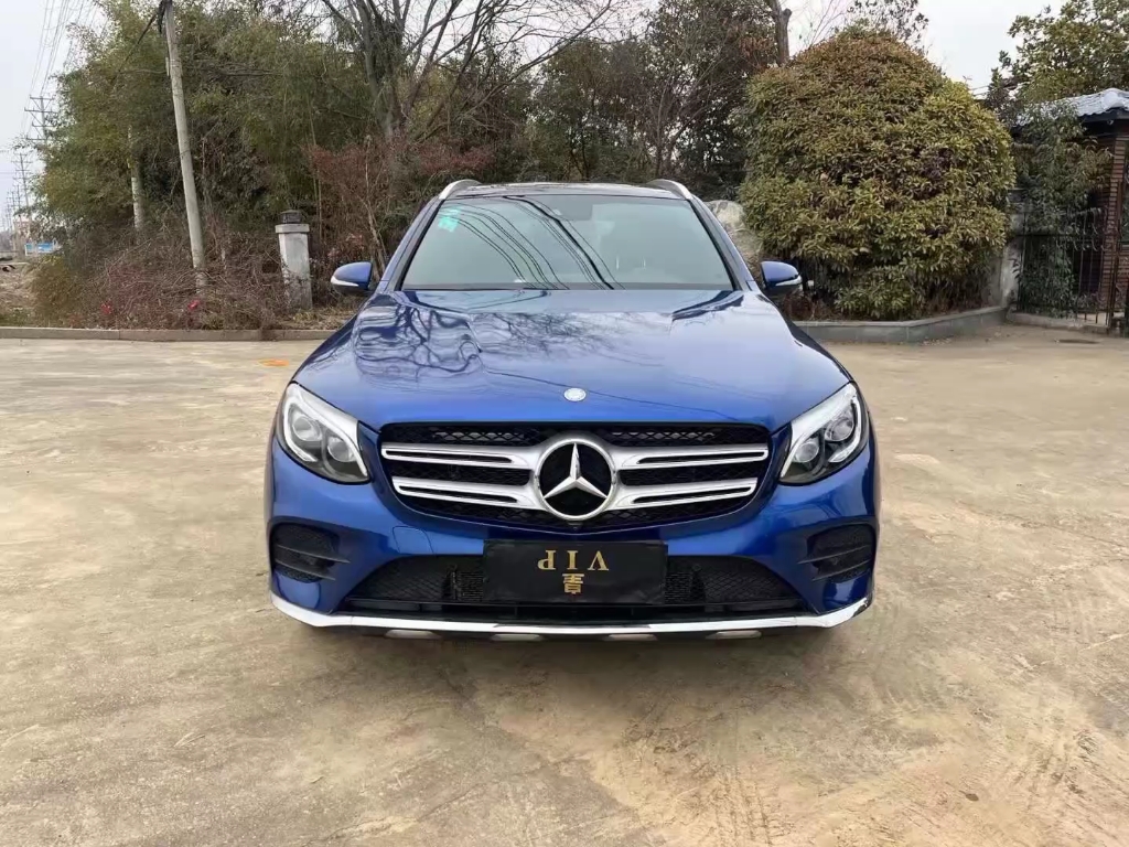 13.61w,17年奔驰glc300,自动挡四驱蓝色经典款
