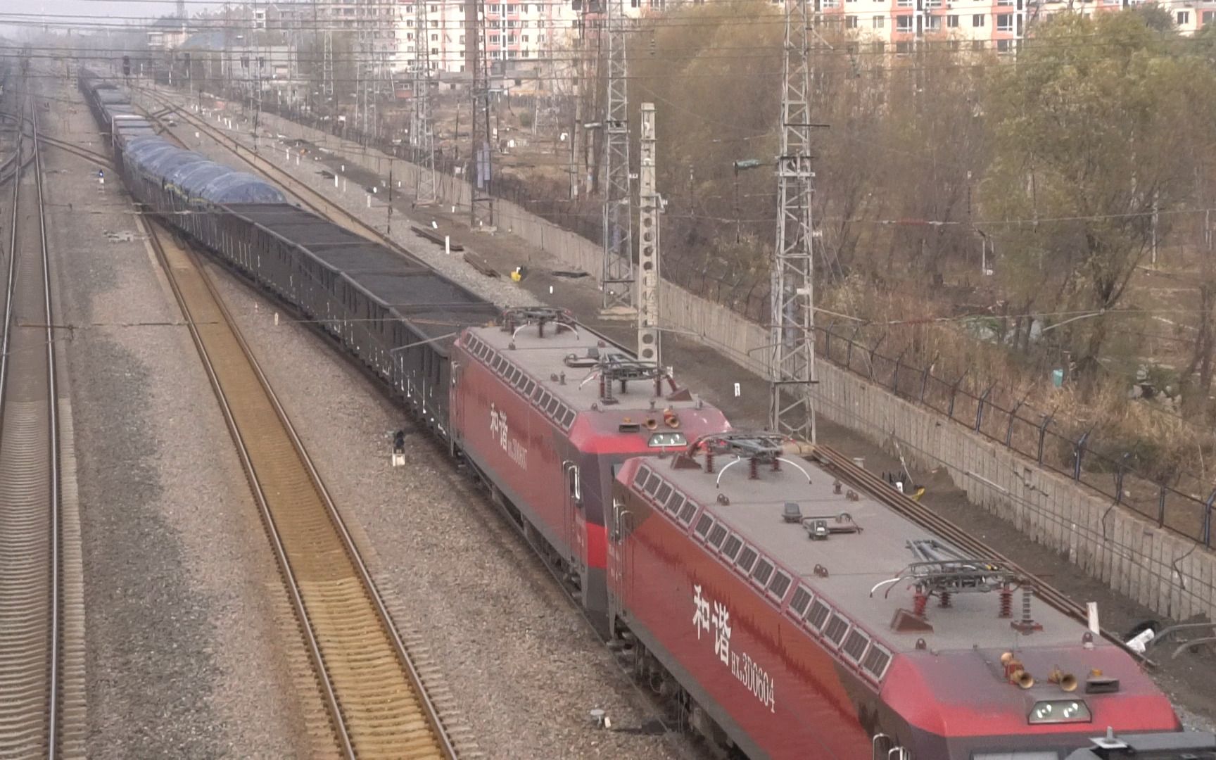 h x d 3 d 拉 货》(确信)虎石台站上行电11164回送哈局三段hxd3d0604