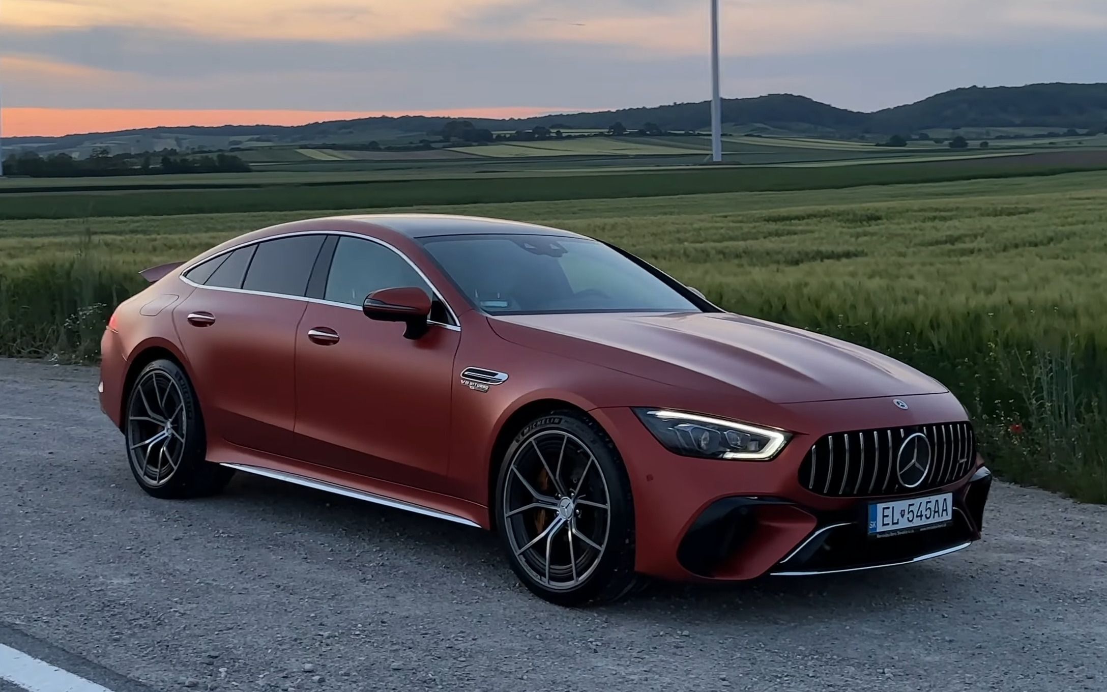 奔驰amg x290 amg gt63 s coupe 2023款 伊万老师测评试驾(机翻字幕)