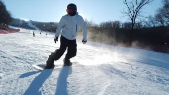 还没到雪圈大pro交作业的时候  松花湖A1雪道跟拍