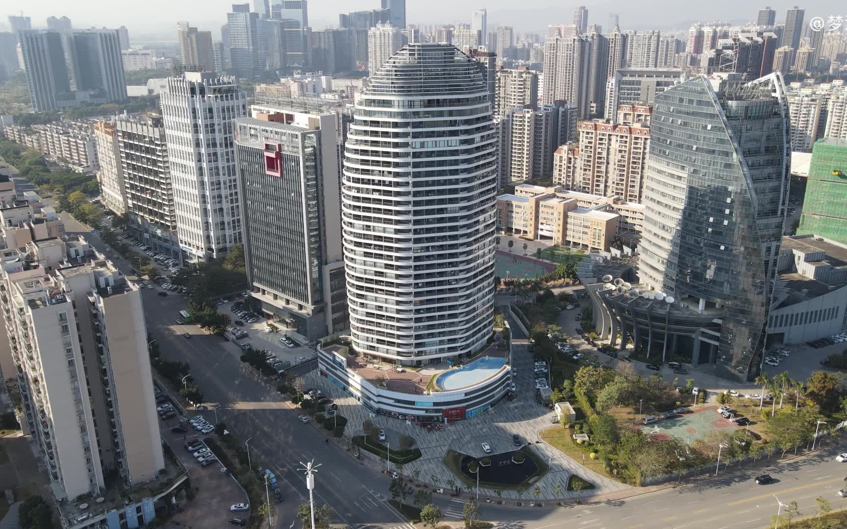 惠州市惠城江北期湖塘路惠州广播电视台,悦榕湾,联通大厦航拍_哔哩