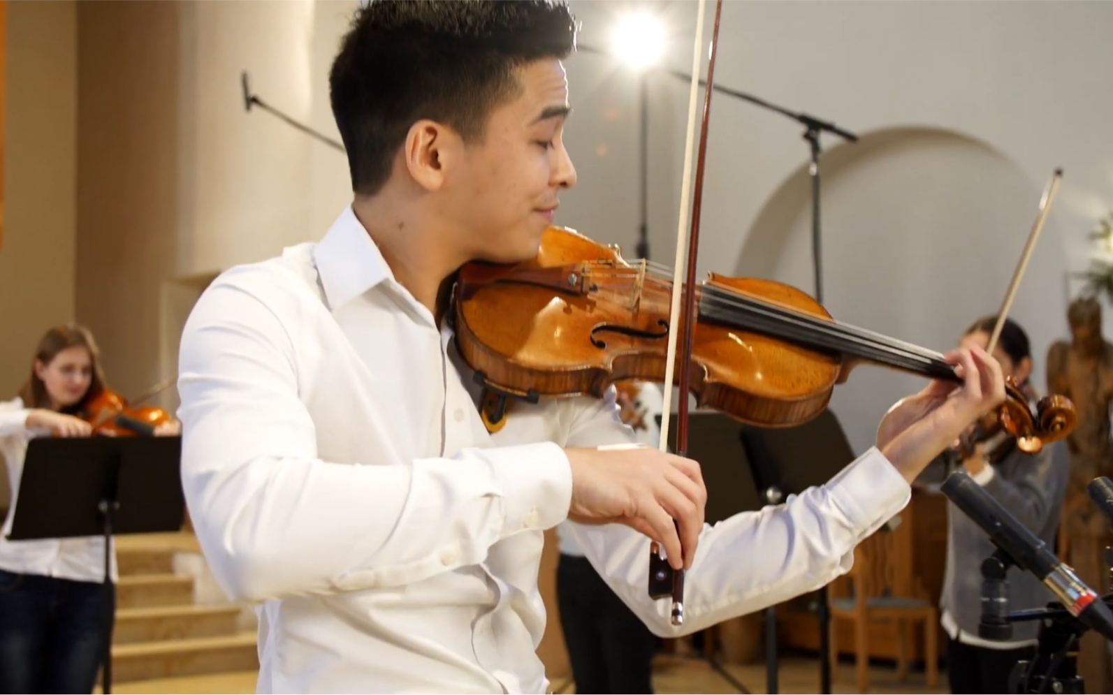 [图]迪尼库-海菲茨 - 霍拉舞曲 & 小提琴 / G. Dinicu-Heifetz: Hora Staccato, Miclen LaiPang & Violin