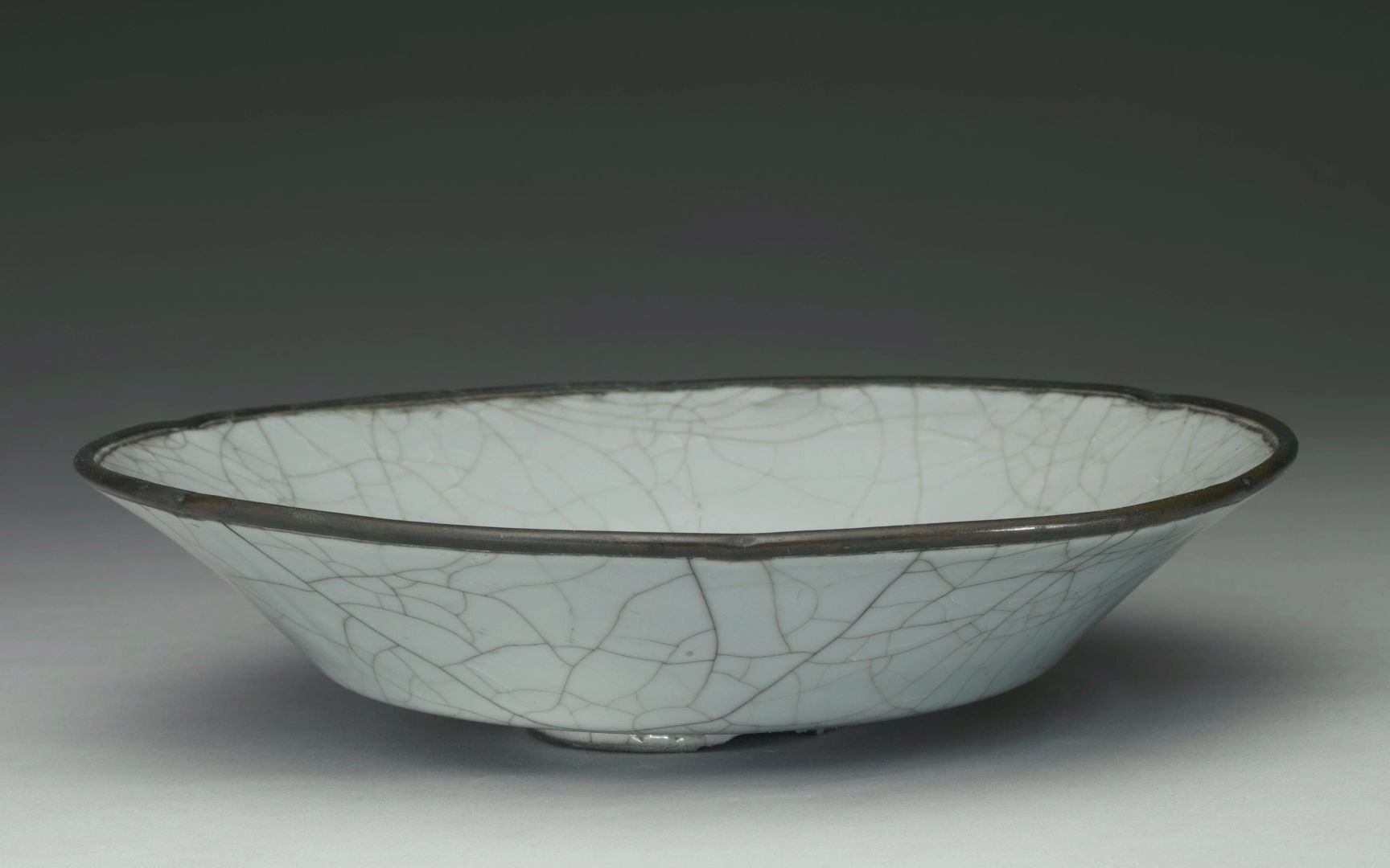 南宋 官窑青瓷葵口盘 欣赏【故宫藏品】_哔哩哔哩_bilibili