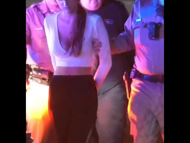 美国18岁美女飚车,竟飚成国民女神!