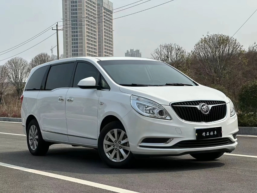 【品牌车型】别克 gl8 2017款 25s 豪华型 国v 【上牌日期】2018年07