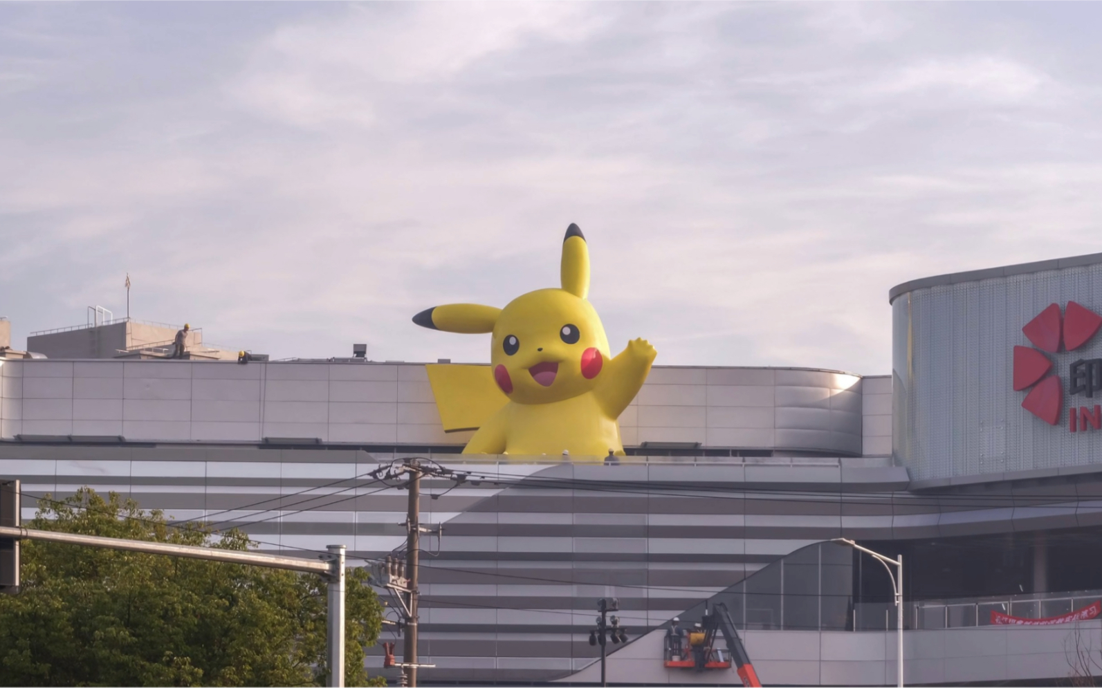 全球首个超大型皮卡丘雕塑