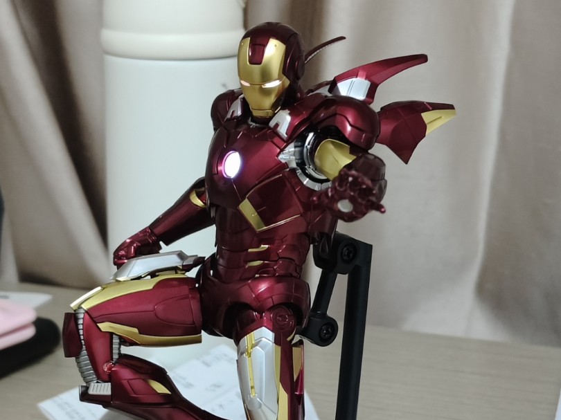 (省内存用)手办开箱,threezero钢铁侠mk7