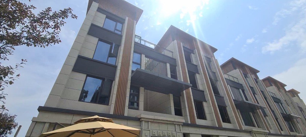 万州金龙联排叠拼4层别墅70年住宅产权80万一套