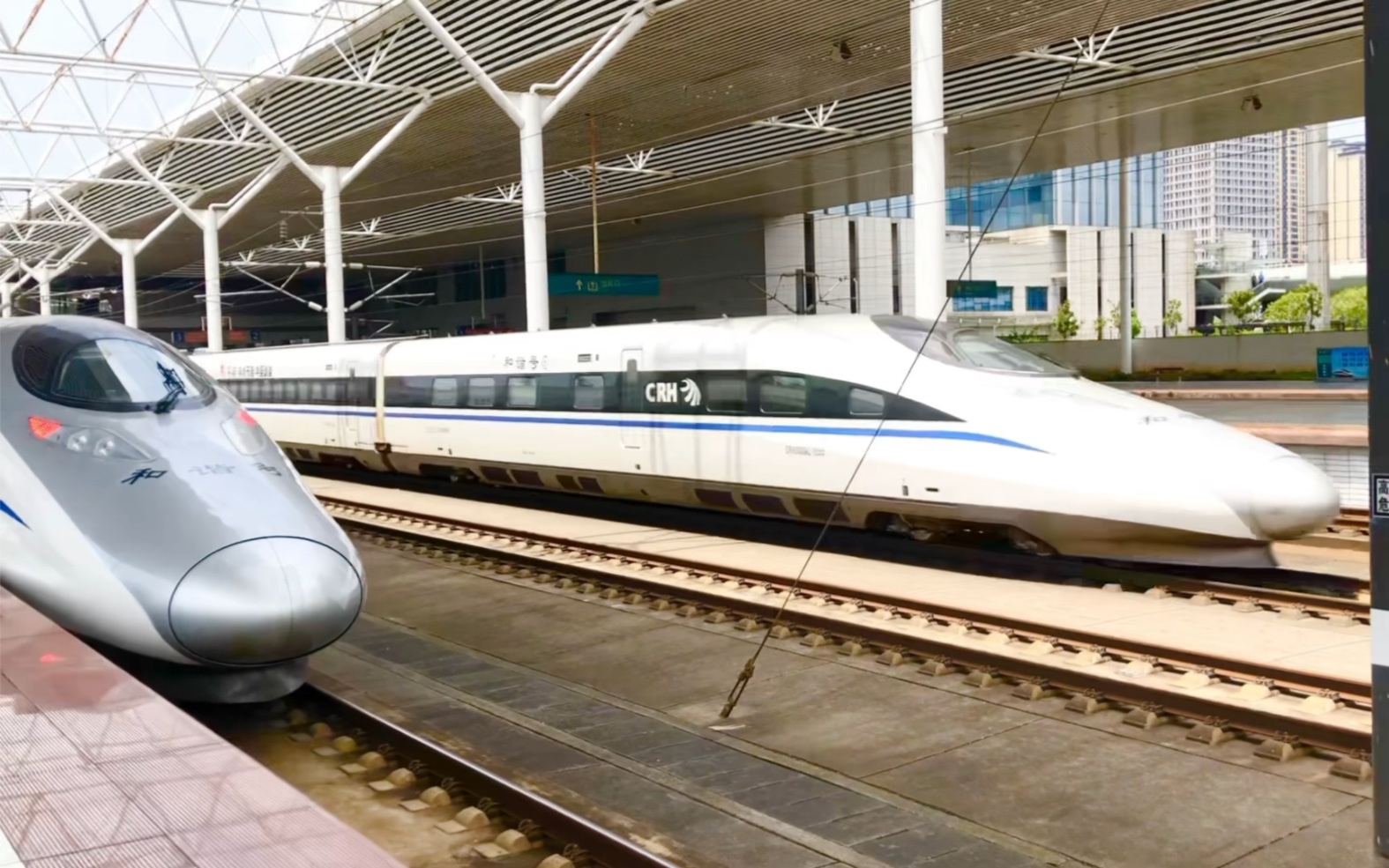 g1161武汉-广州南(crh380al-2585)正线跨越株洲西站13:36 20220615