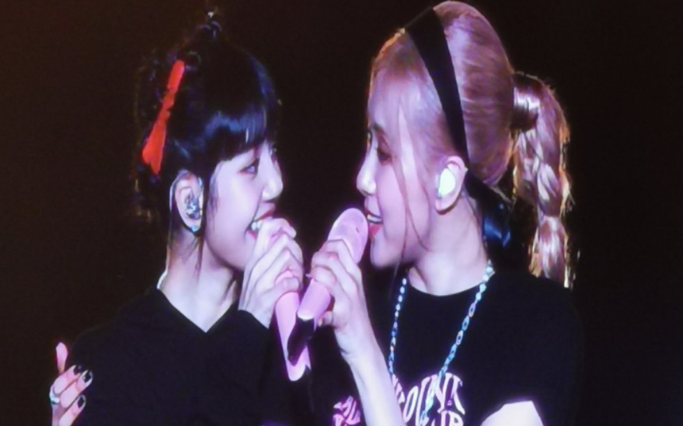 【朴彩英&lisa】吉隆坡演唱会五花肉超甜合集