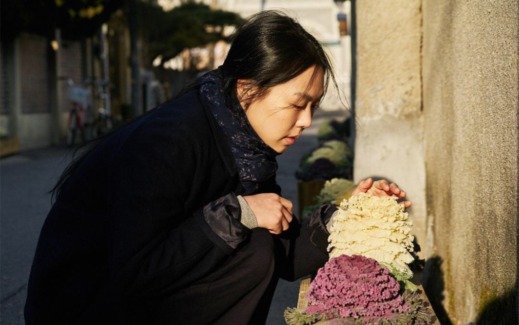 金敏喜她像一支快要糜烂但仍然散发着幽香的玫瑰