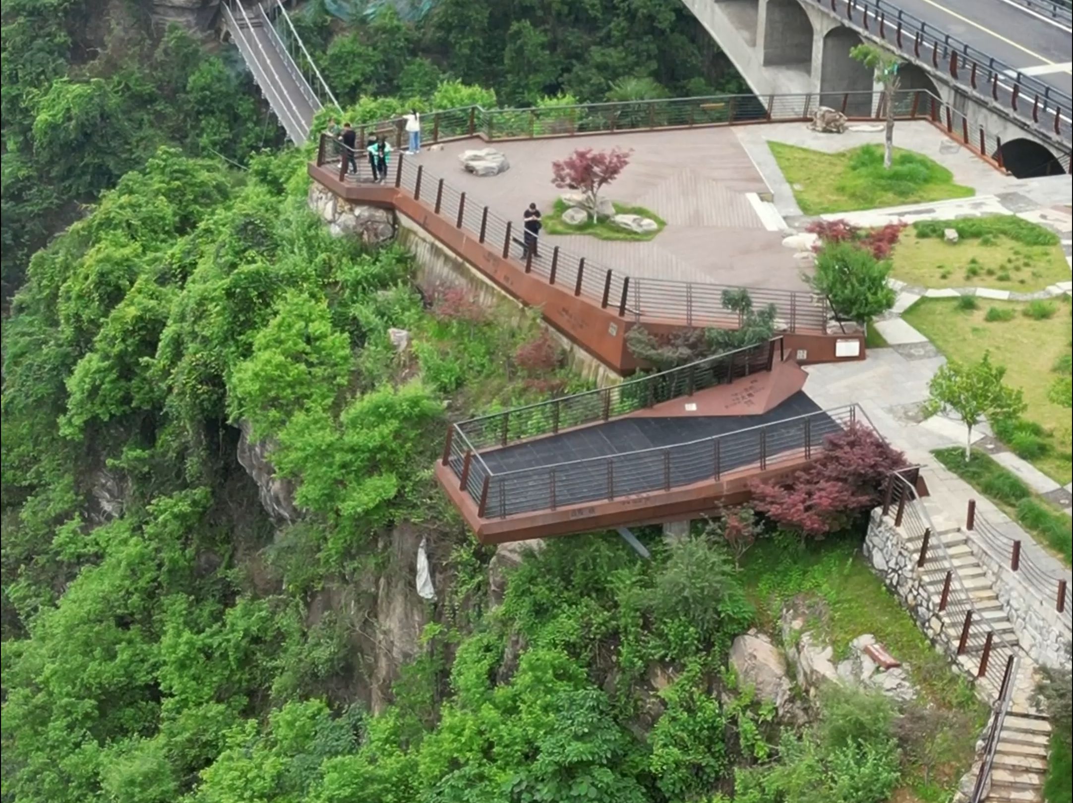 峡谷观景平台图片