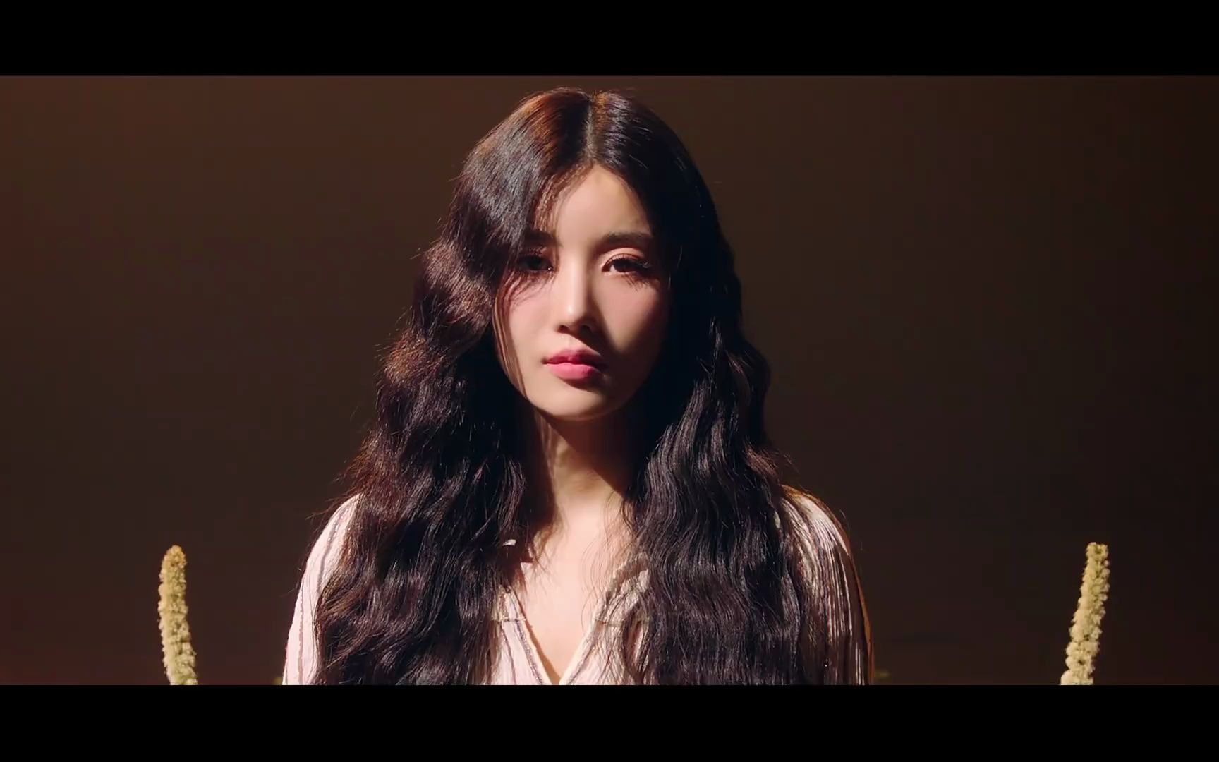 权恩妃solo出道曲《door》mv公开