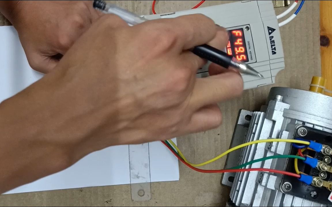 电工教学:变频器多段速控制以及接线方法详解01哔哩哔哩bilibili