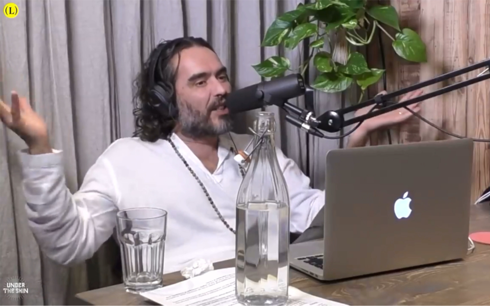 [图]Russell Brand | Under the Skin | Your Cells are Conscious!!!