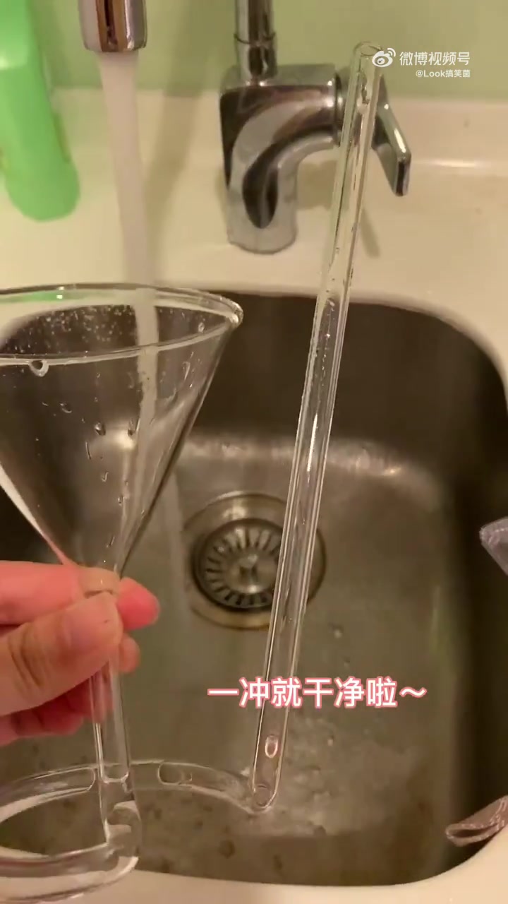 [图]喝水喜欢用吸管的我爱住了！好吸又好洗简直是我的本命水杯！