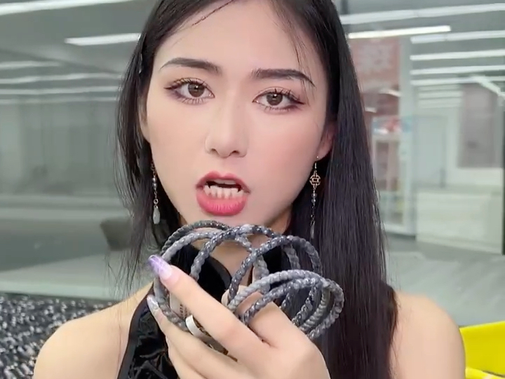 我没有必要做残次品,有的人也没有必要诋毁我