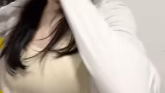 脑子：穿衣服！手：收到，但反了