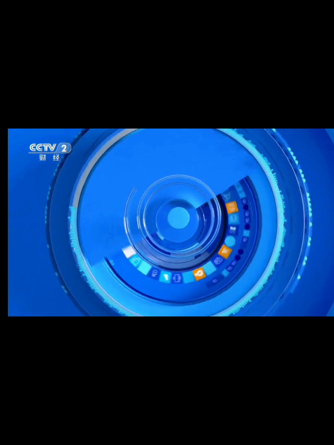 如果从去年10月21日cctv2改版后《第一时间》片尾曲改用2015版cctv2片