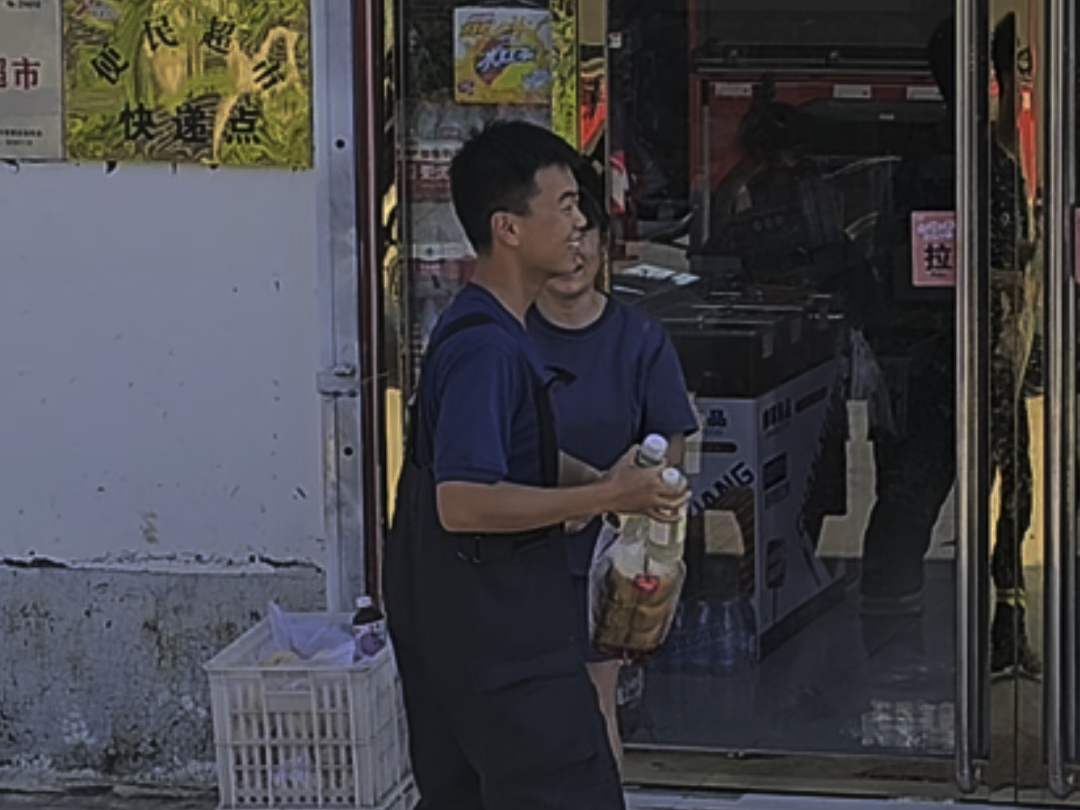 母亲为出警归队的消防员儿子和队友准备饮料(鱼台大队李麟)哔哩哔哩bilibili