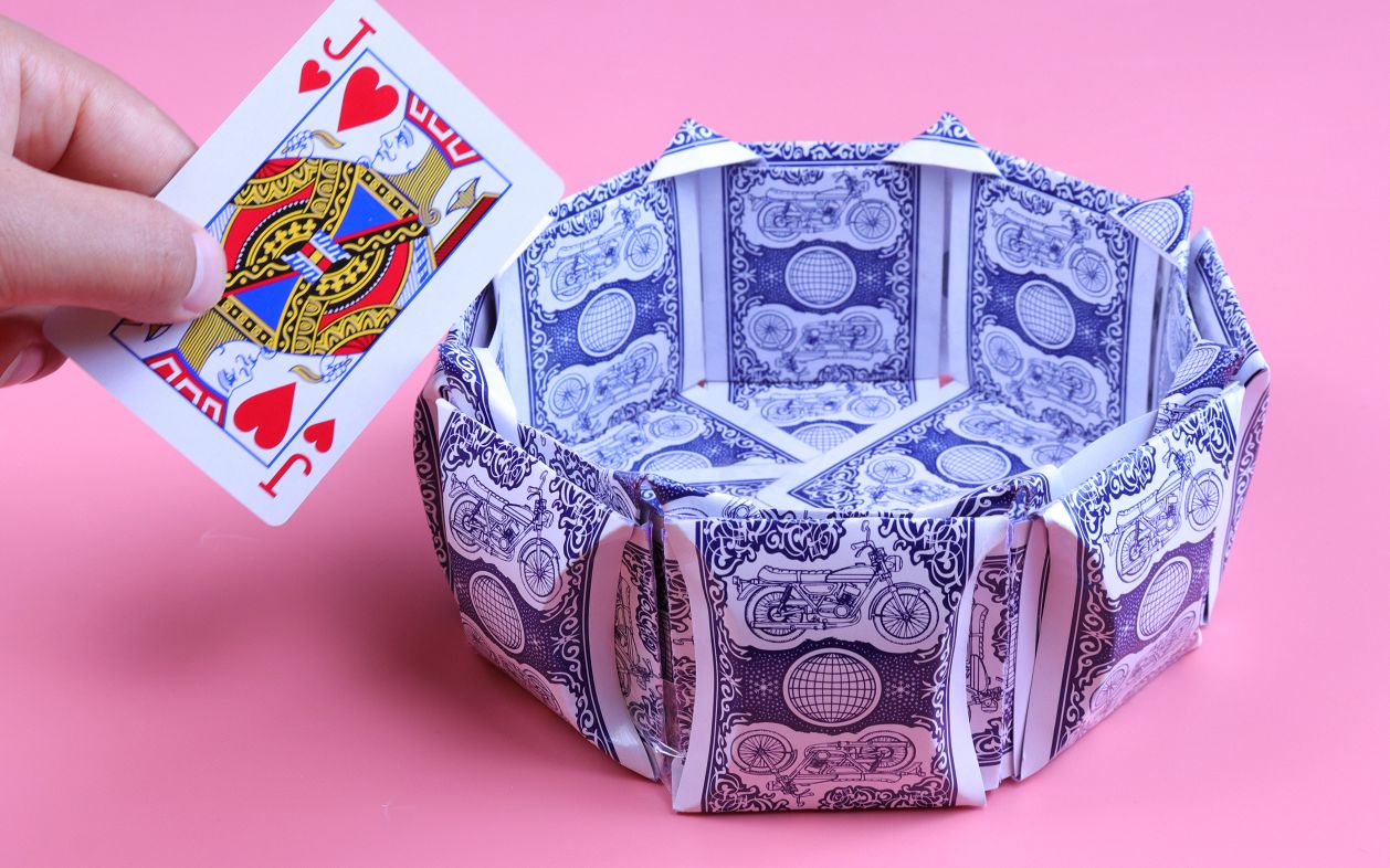 扑克牌折叠成收纳盒图片