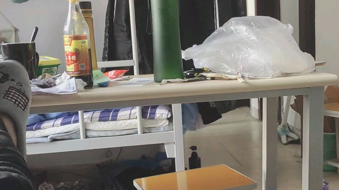 日常摊床上_哔哩哔哩 (゜-゜)つロ 干杯~-bilibili