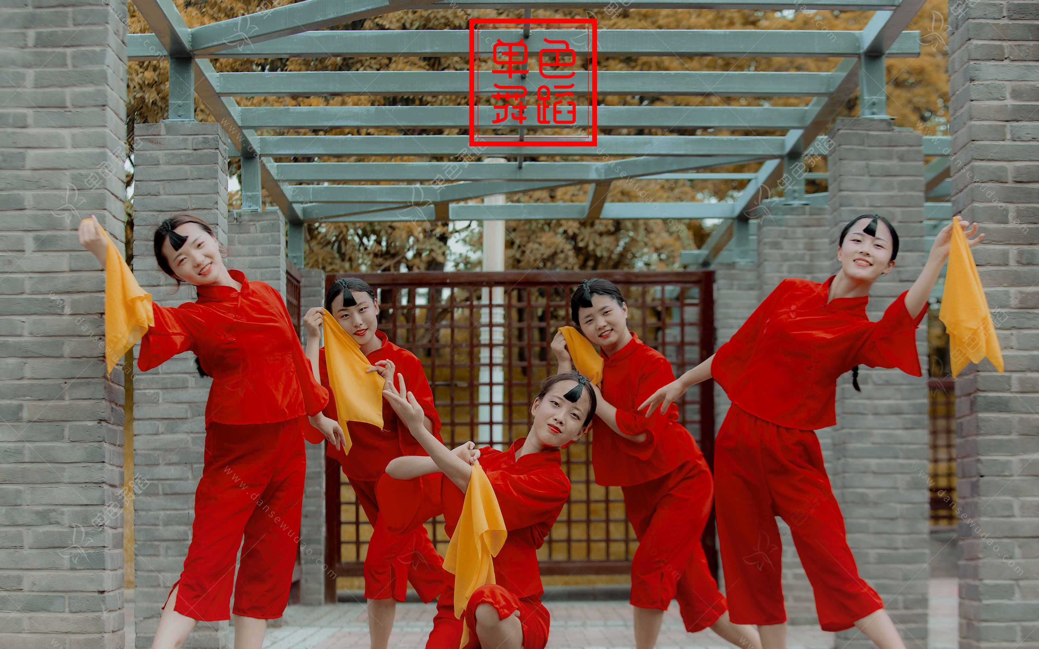 单色舞蹈赵雅君中国舞一阶教练班学员作品《九儿》