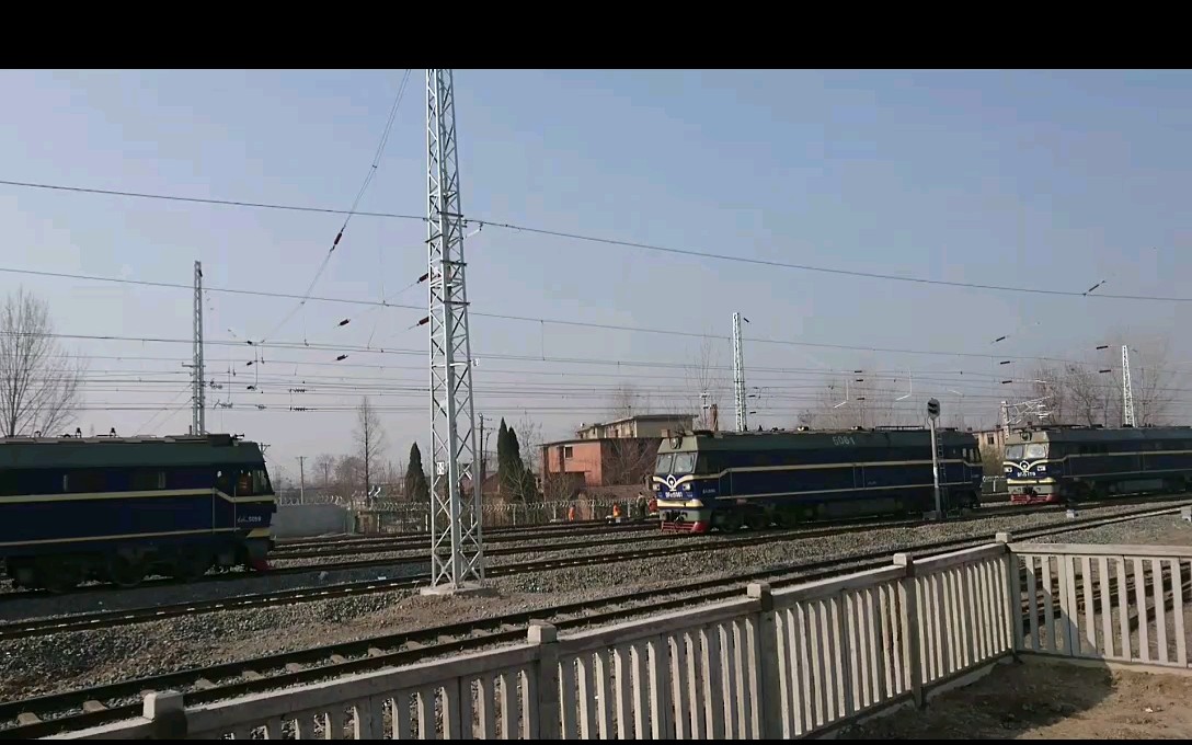 青龙山火车站的日常