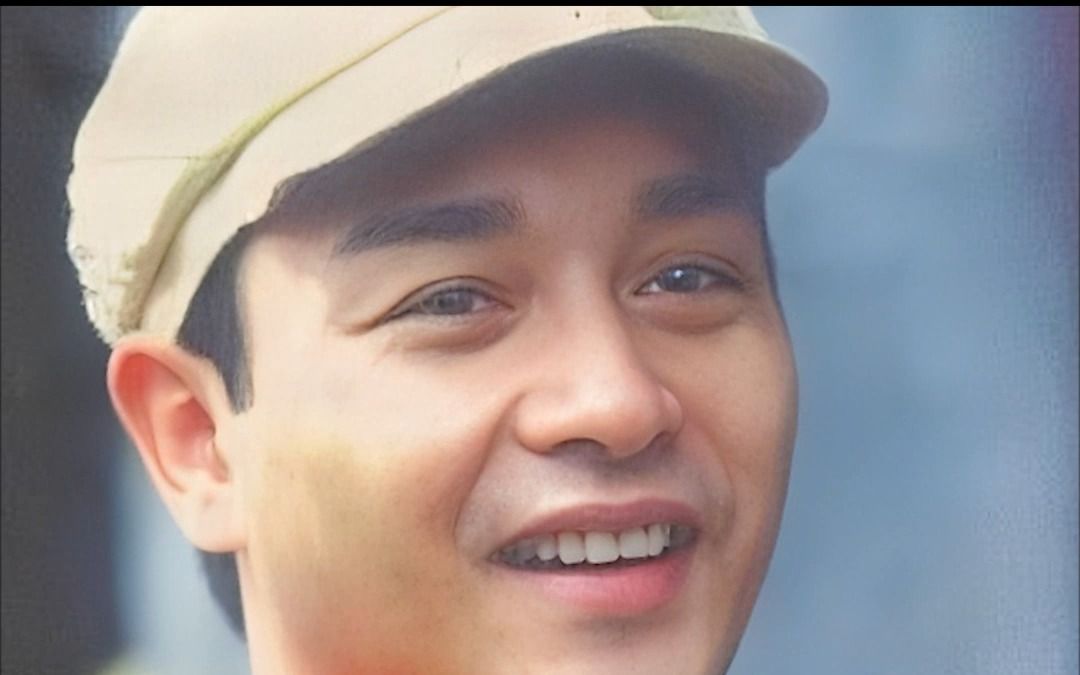 张国荣是最早在内地主旋律电影中饰演红军的香港明星.