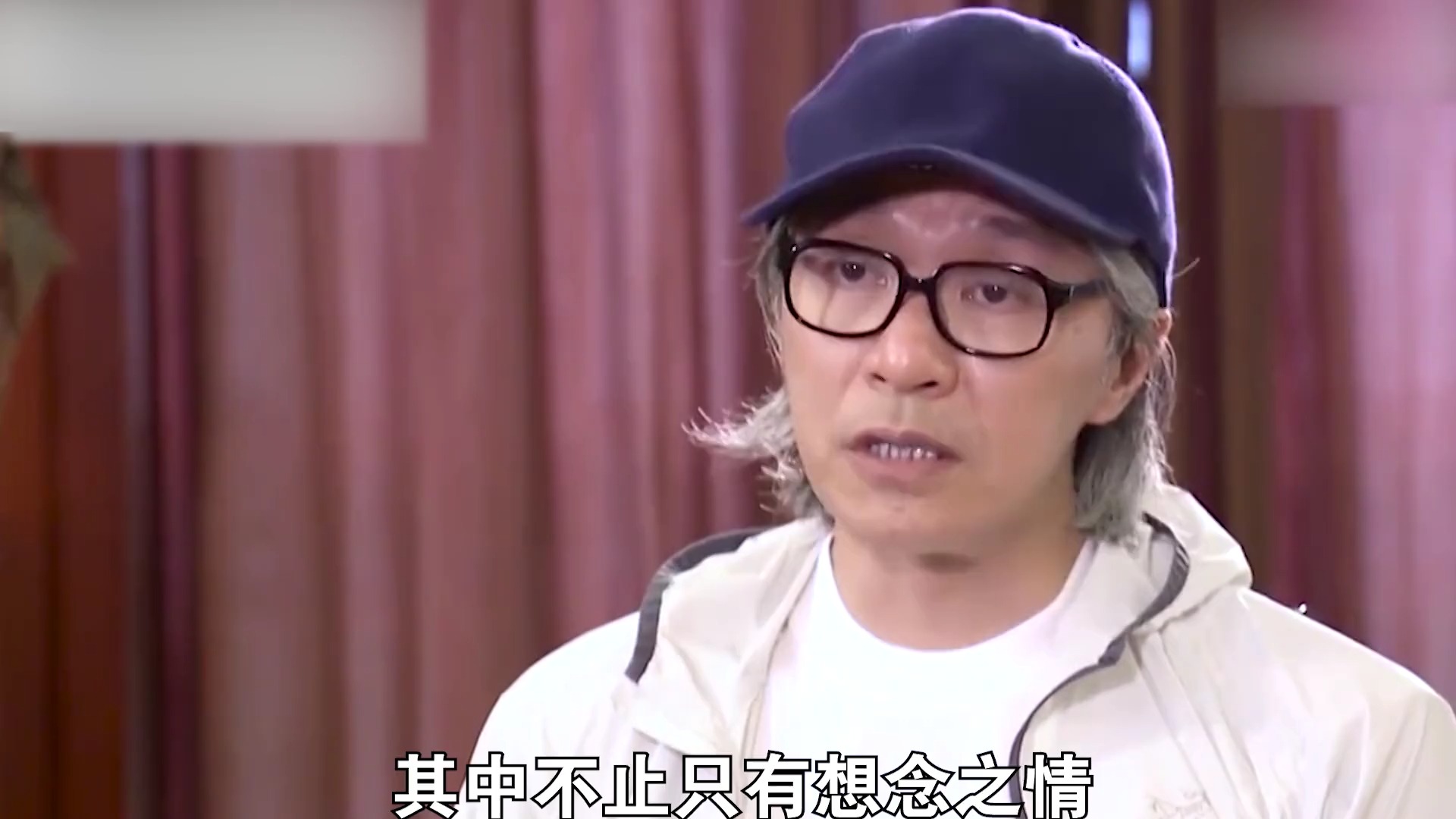 周星驰终生未娶,公开承认想念旧爱,两人曾相恋三年