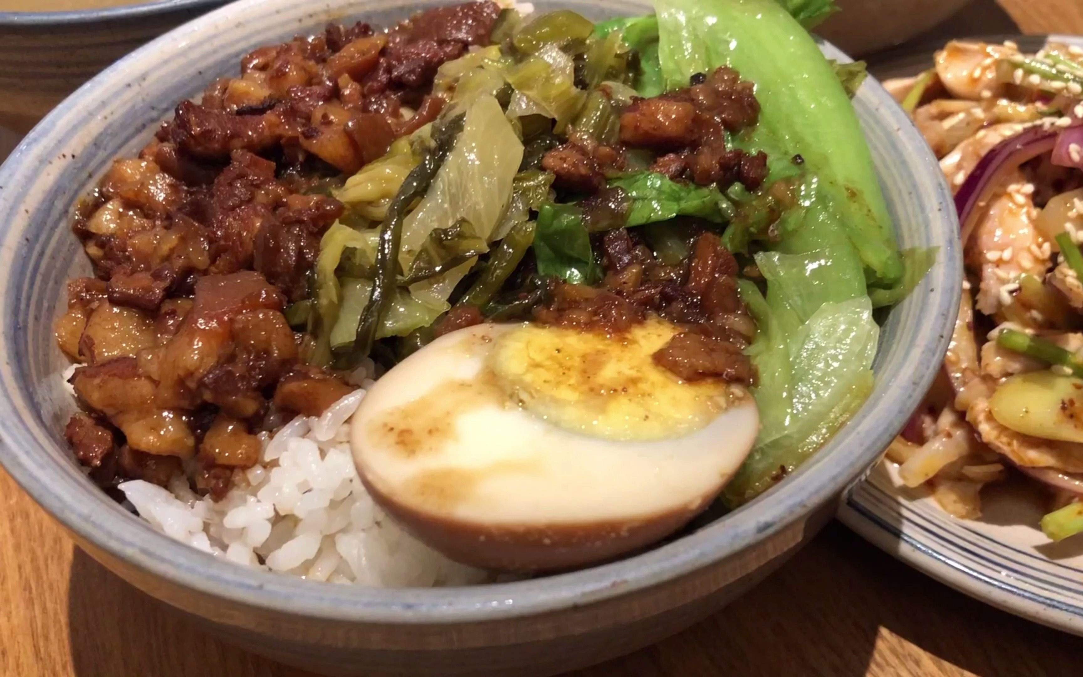台湾卤肉饭图片原图图片