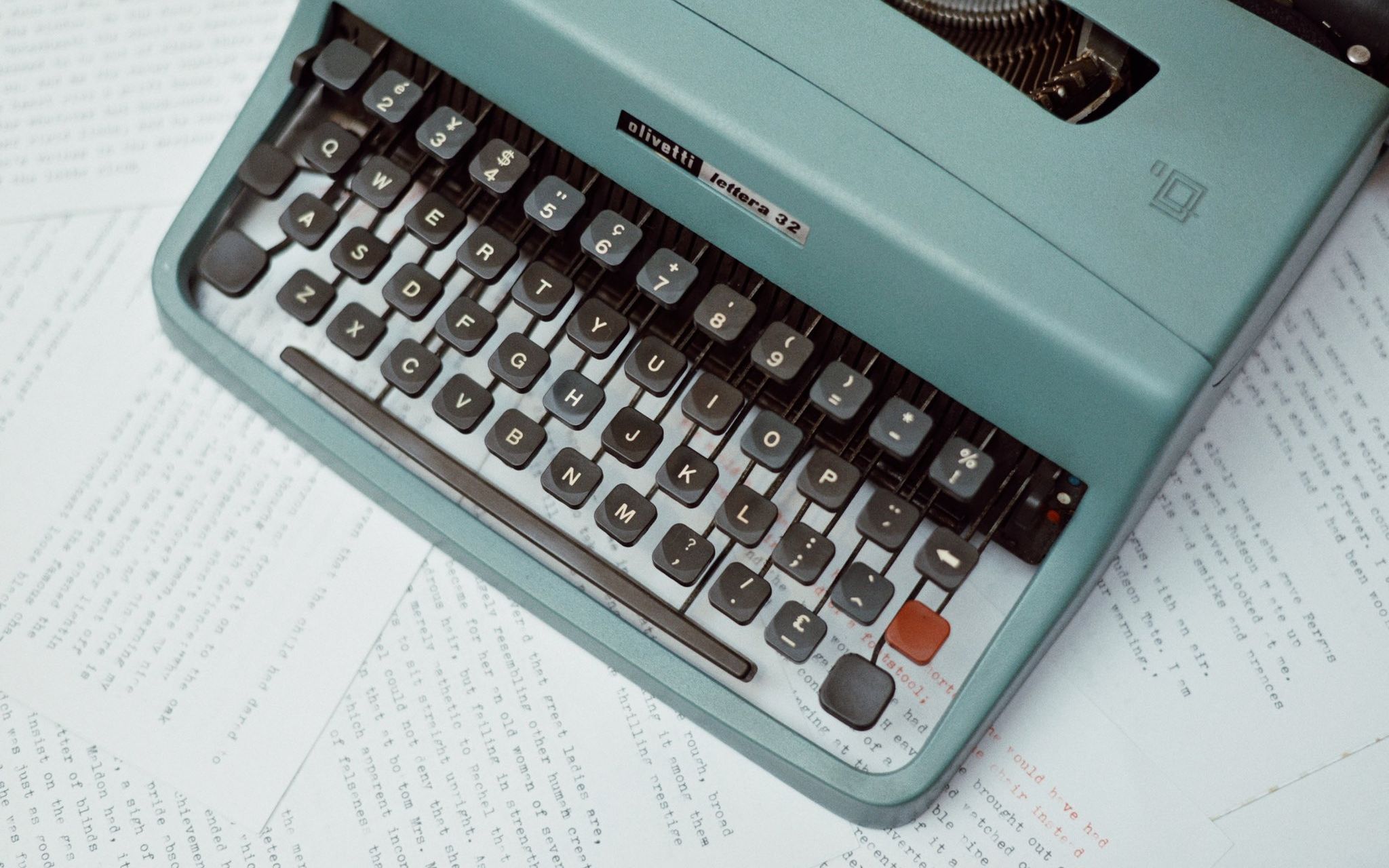 上古机械键盘打字音 - 意呆利 olivetti lettera 32 (1960s) 打字机