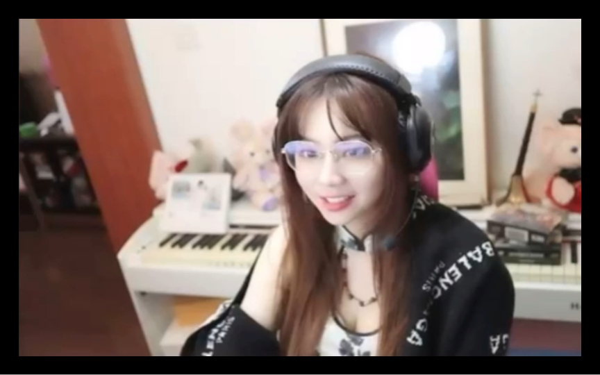 知性美女赤小兔