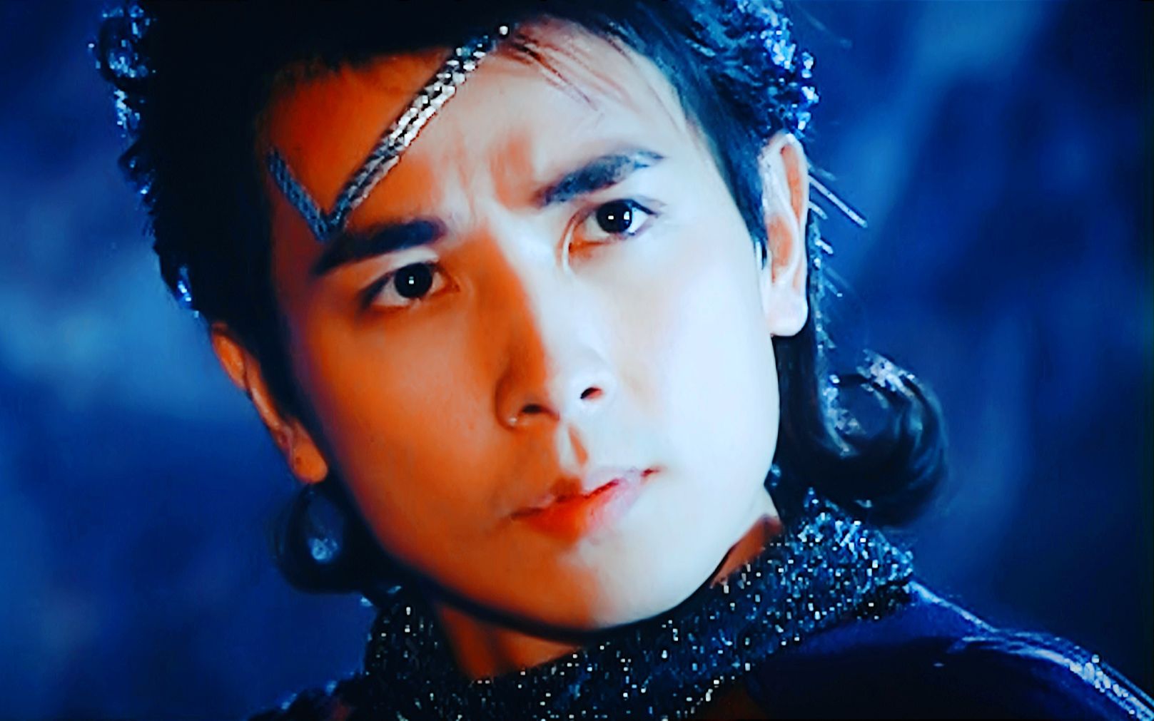 "盗贼因为长得太帅,被取消了通缉令"(那迦罗 · 保剑锋)