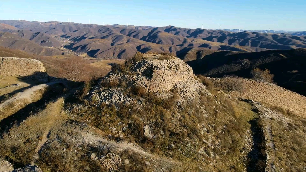 [图]鸟瞰长城30秒（9）河北独石口明代古长城