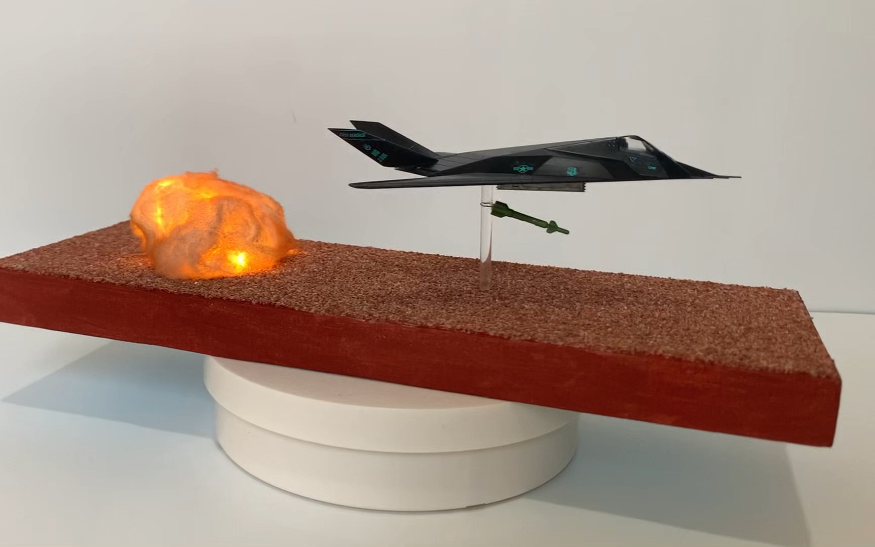 1/144 f117隐形战斗轰炸机