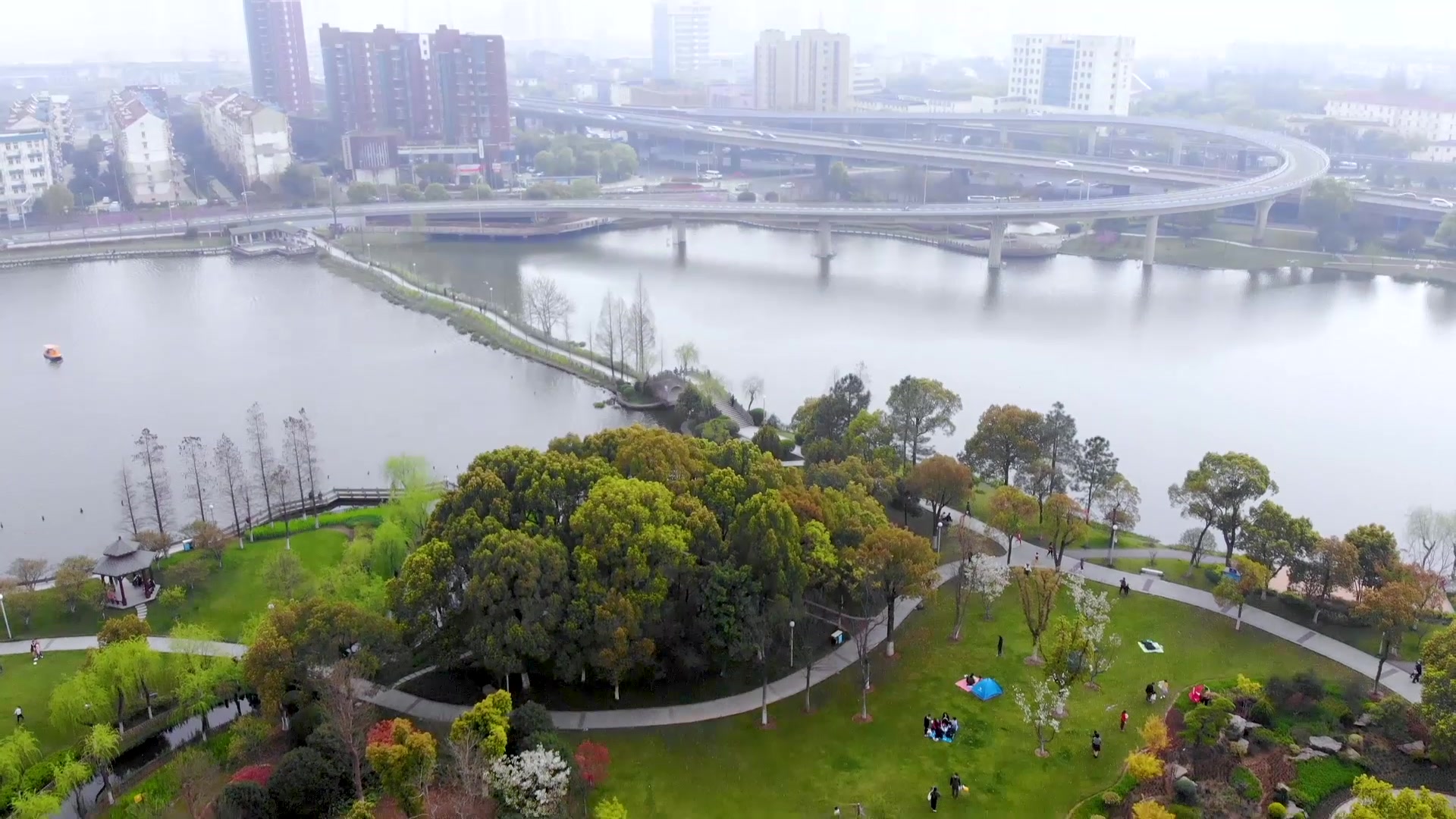 无人机航拍宁波日湖公园