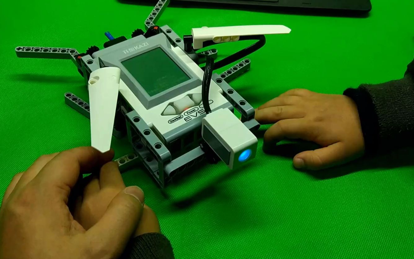 祺祺搭积木系列_ev5国产乐高_萤火虫 彩灯传感器 scratch2编程 亲子