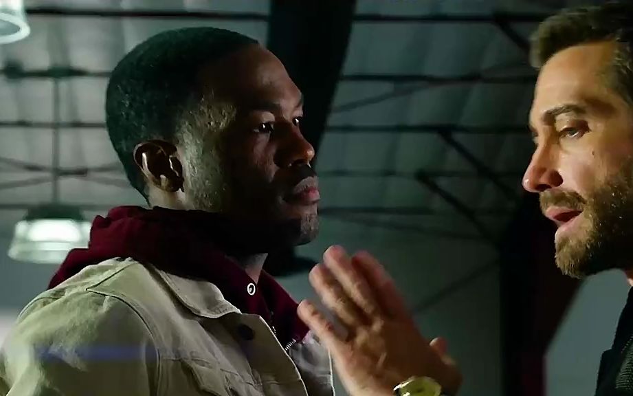 高能燃炸,神秘客出演#亡命救护车 #逃命途中还做了场手术