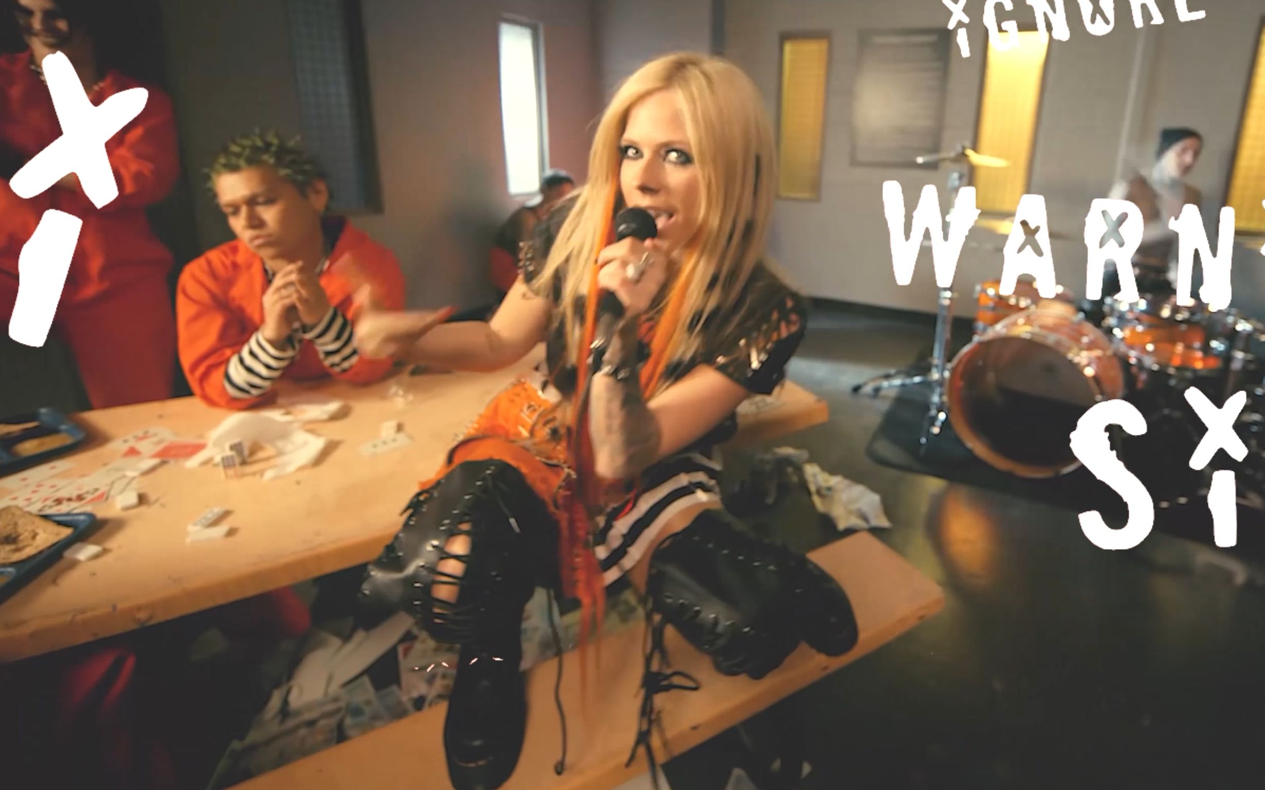 [图]4K独家MV 艾薇儿 Love It When You Hate Me 大歌词+正式版 Avril Lavigne