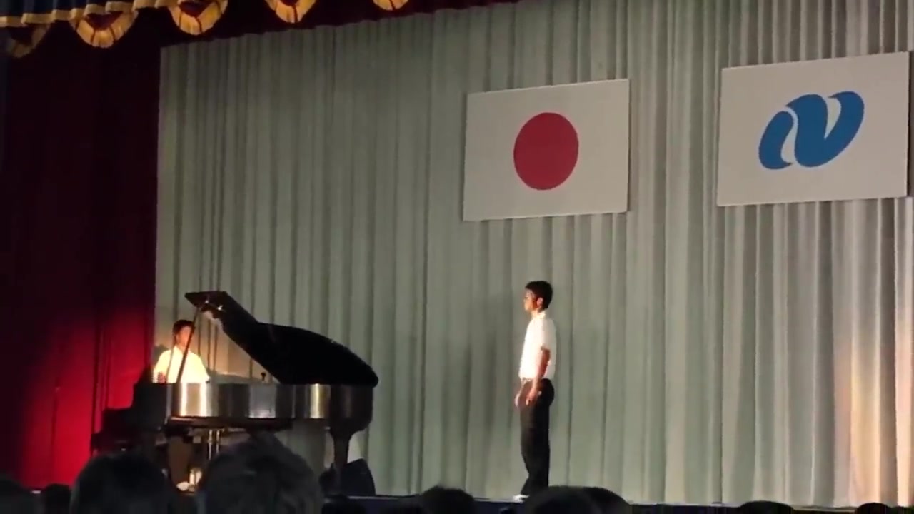 [图]【日本校园文化祭】【惊艳全场的歌声第一弹】天气之子 - 愛にできることはまだあるかい 爱能做到的还有什么