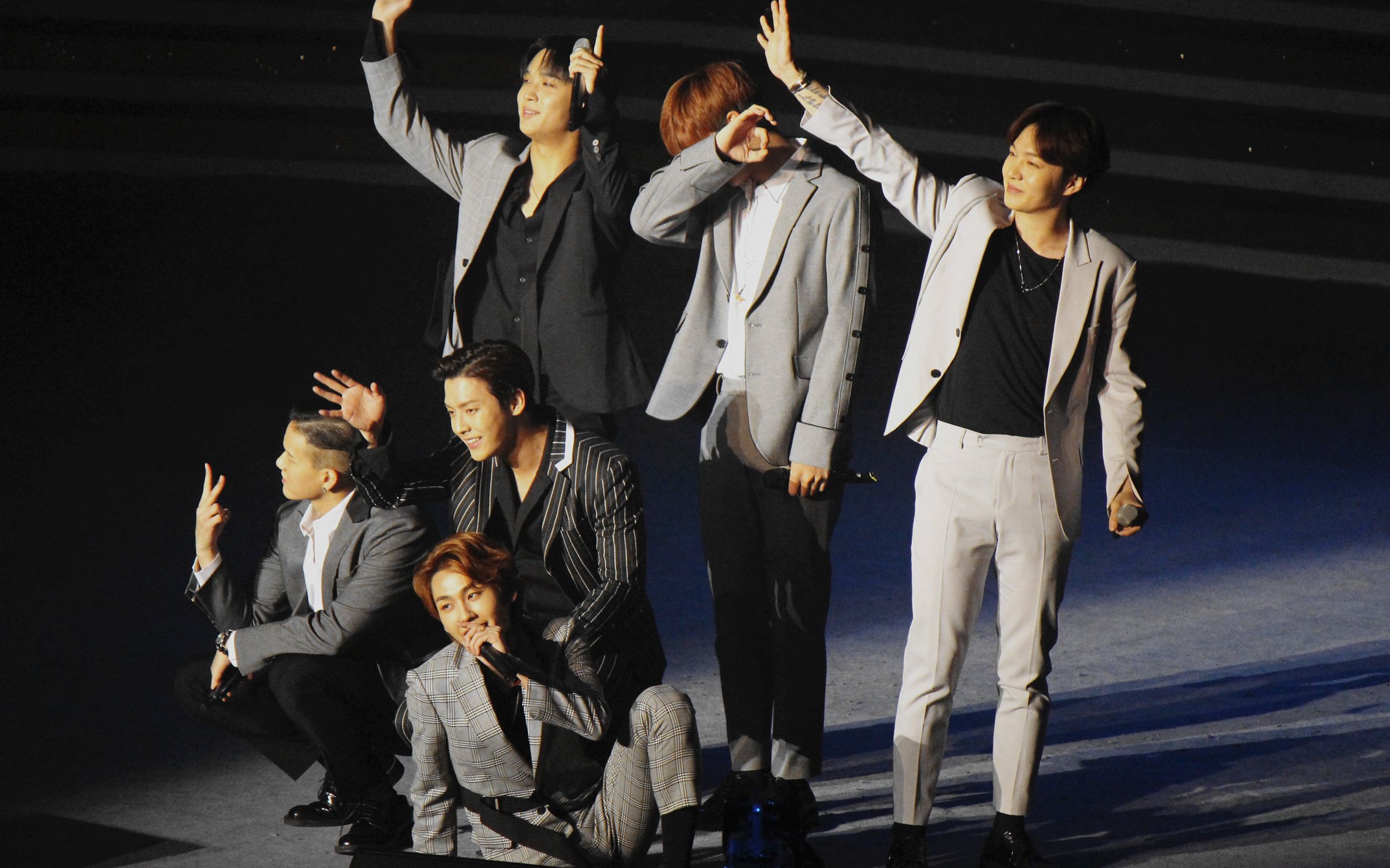 2香港红馆国庆青年音乐会 btob movie talking饭拍(郑镒勋生日祝贺)