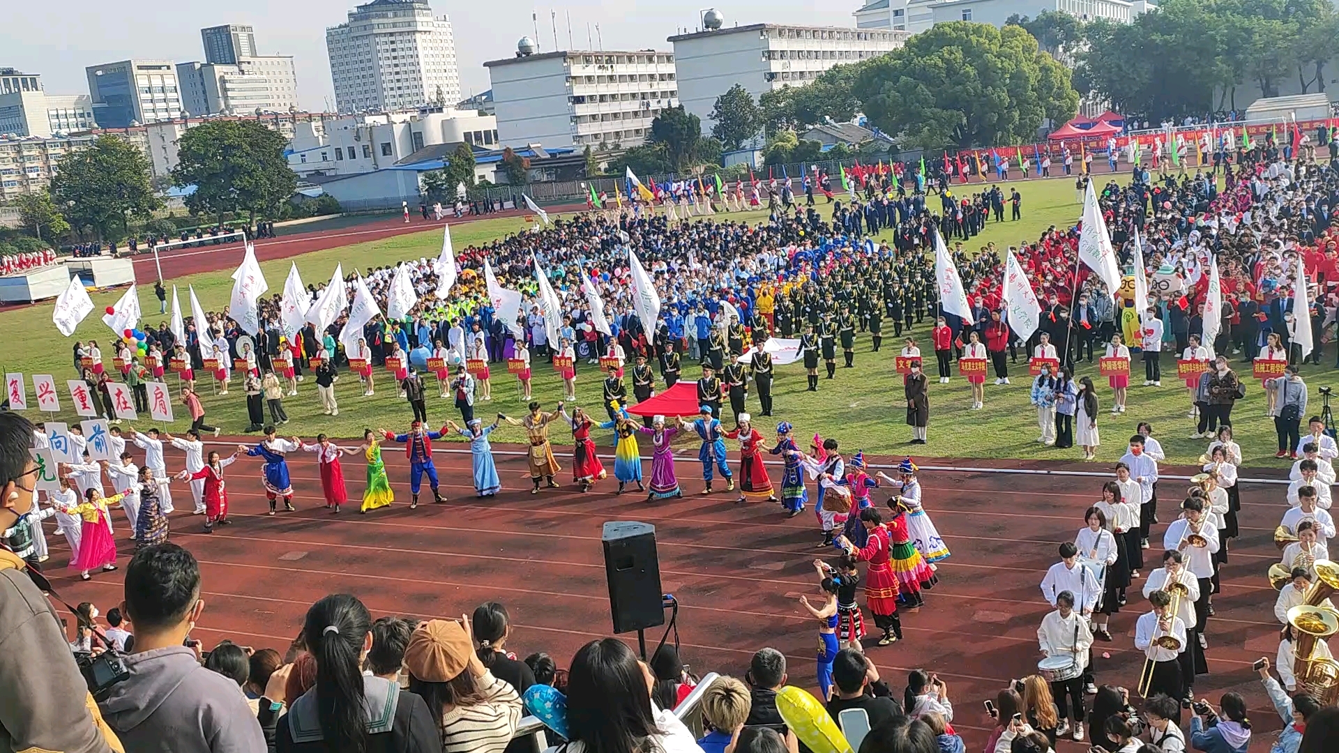 扬州大学第二十七届田径运动会,广陵学院方阵,好活儿哔哩哔哩bilibili