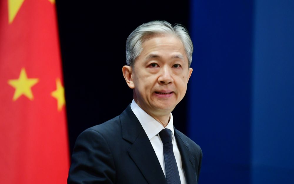 中国不是风险的来源，而是防范化解风险的坚定力量