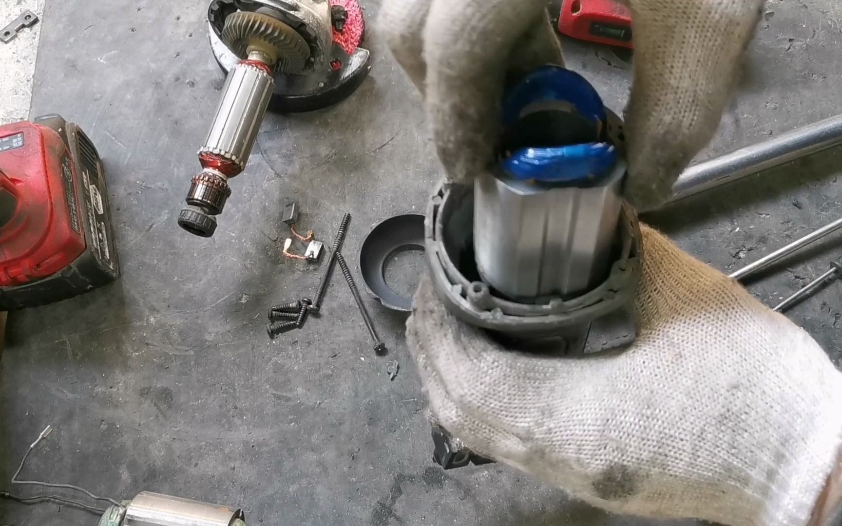 维修一台小强的角磨机,顺便教你拆装定子的步骤,看了视频你也会